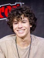 Zackary_Arthur_at_the_New_York_Comic_Con_2022_by_Chris_Roth.jpg
