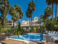 main-view-from-the-pool[1].jpg