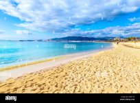 platja-de-can-pere-antoni-spiaggia-e-mare-azzurro-acqua-mallorca-spagna-2e0617x[1].jpg