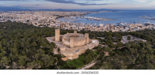 bellver-castle-on-bay-palma-260nw-2436336533[1].jpg