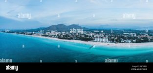 mallorca-sandy-beach-in-alcudia-aerial-view-2R52P2H[1].jpg