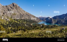 gorg-blau-the-beautiful-blue-gorge-lake-in-the-heart-of-the-tramuntana-mountains-in-majorca-sp...jpg gorg-blau-the-beautiful-blue-gorge-lake-in-the-heart-of-the-tramuntana-mountains-in-majorca-sp...jpg