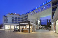 001hotelcalviabeachtheplaza-general-facade-night-1531737254[1].jpg