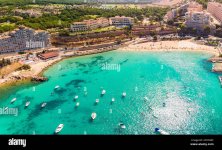 spiaggia-di-sabbia-di-port-adriano-in-estate-el-toro-maiorca-isole-baleari-spagna-2c9thkf[1].jpg